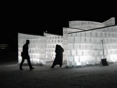 about a late-night walk and royal art