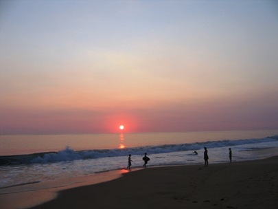 Photographers and Surfers� Paradise