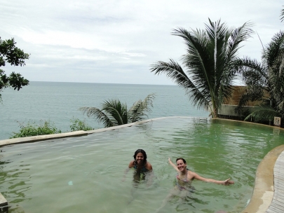 In paradise with Ana and Anna