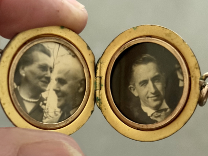 my mother's medaillon